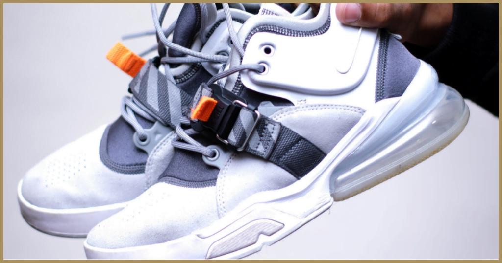 Witte sneaker schoonmaken